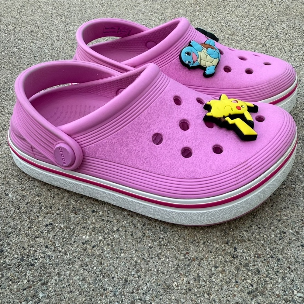 Crocs off court clogs pink size 11 preloved pikachu jibbitz outdoor afterschool